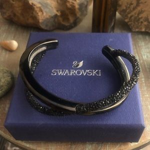 Swarovski Black Crustal Dust Womsns Bracelet Cuff